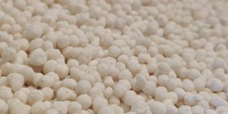 fertilizer-5201380_1920